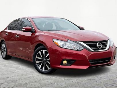 Used 2016 Nissan Altima 2.5 SL w/ Moonroof Package