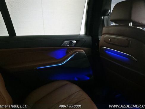 Used 2024 BMW X7 xDrive40i w/ M Sport Package AWD/4WD image 19