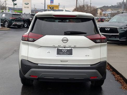 Used 2023 Nissan Rogue SV image 6