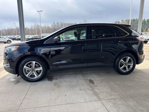 Certified 2024 Ford Edge SEL w/ Convenience Package AWD/4WD image 4