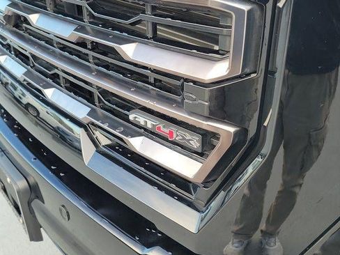 Used 2024 GMC Sierra 2500 AT4X AWD/4WD image 5