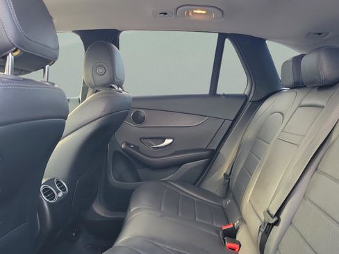 Used 2021 Mercedes-Benz GLC 300 image 33