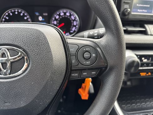 Used 2019 Toyota RAV4 LE w/ All Weather Liner Package image 23