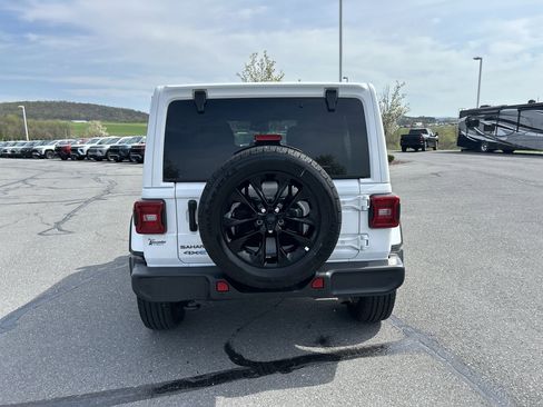 Used 2025 Jeep Wrangler Sahara w/ Safety Group image 6