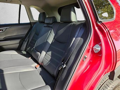 Used 2025 Toyota RAV4 XLE Premium image 20