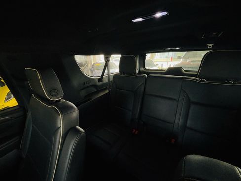 Used 2023 Chevrolet Suburban Premier AWD/4WD image 37