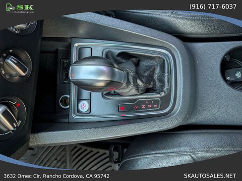 Used 2017 Volkswagen Jetta SE FWD image 23