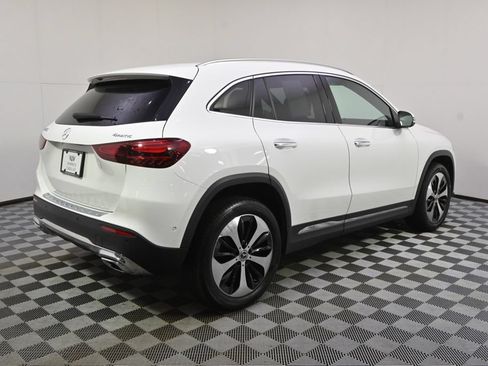Used 2025 Mercedes-Benz GLA 250 4MATIC image 8