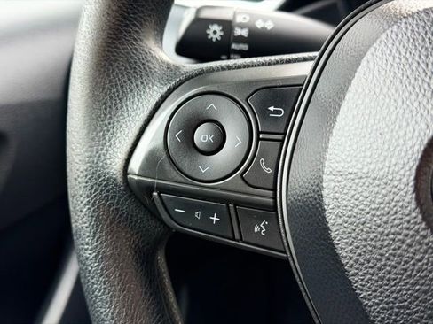 Used 2020 Toyota Corolla LE image 9