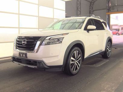 Used 2023 Nissan Pathfinder Platinum w/ Cargo Package