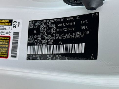 Used 2025 Toyota Sienna XSE w/ XSE Premium Package AWD/4WD image 32