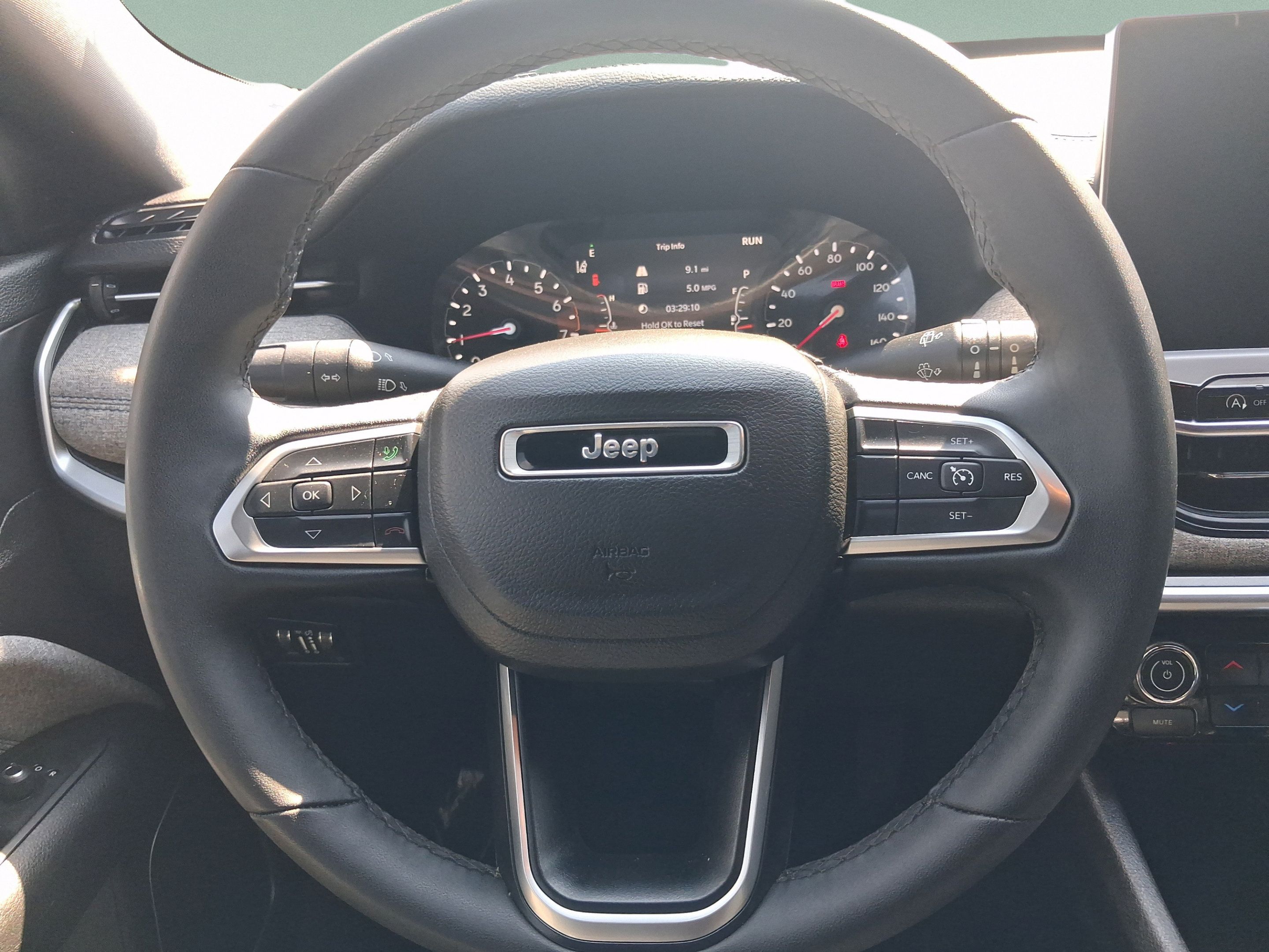 Used 2024 Jeep Compass Latitude AWD/4WD image 19