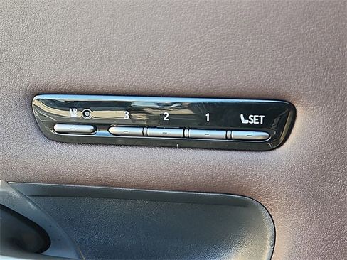 Used 2018 Lexus LS 500 AWD image 25