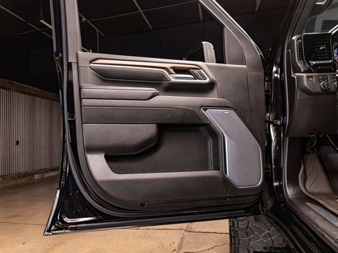 Used 2024 Chevrolet Silverado 2500 High Country w/ Midnight Edition image 33