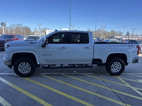 Used 2024 Chevrolet Silverado 2500 LTZ w/ LTZ Convenience Package image 12