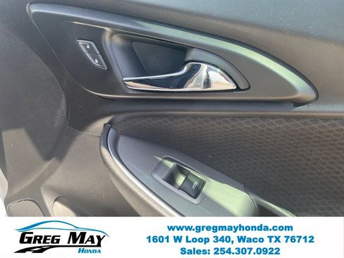 Used 2020 Chevrolet Malibu LT FWD image 28