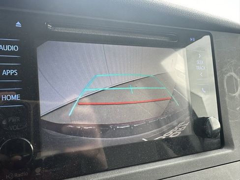 Used 2015 Toyota Sienna LE image 31