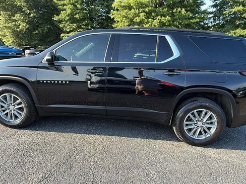 Used 2023 Chevrolet Traverse LT FWD image 11