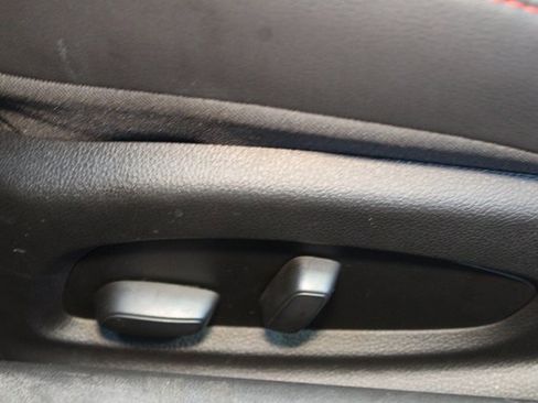 Certified 2024 Chevrolet Camaro LT image 15