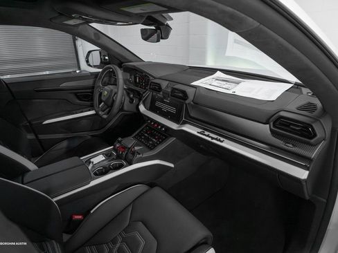 Used 2025 Lamborghini Urus SE image 51