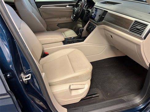 Used 2019 Volkswagen Atlas SE w/ Towing Package image 11