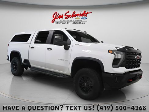 Used 2024 Chevrolet Silverado 2500 ZR2 w/ Technology Package AWD/4WD image 1