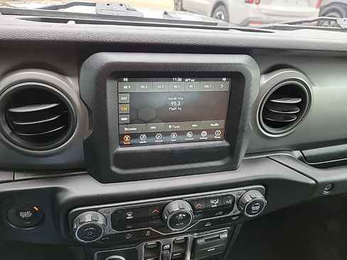 Used 2021 Jeep Wrangler Unlimited Sport image 18