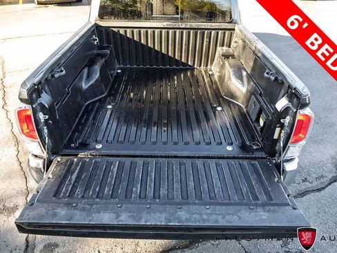 Used 2022 Toyota Tacoma TRD Off-Road AWD/4WD image 4