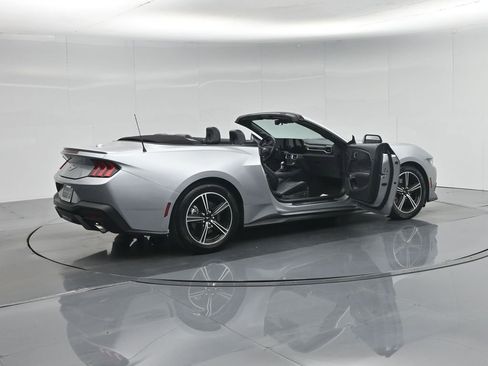 Used 2024 Ford Mustang Premium image 6