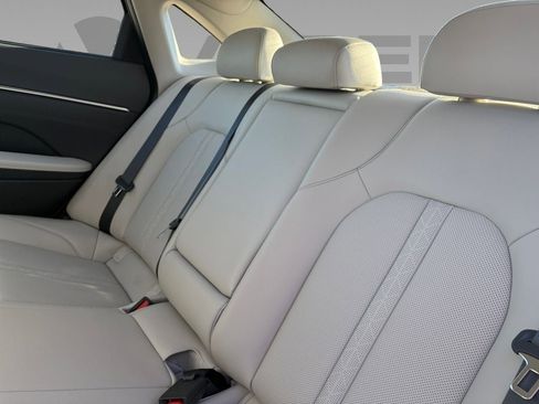 New 2025 Hyundai Sonata Limited image 4