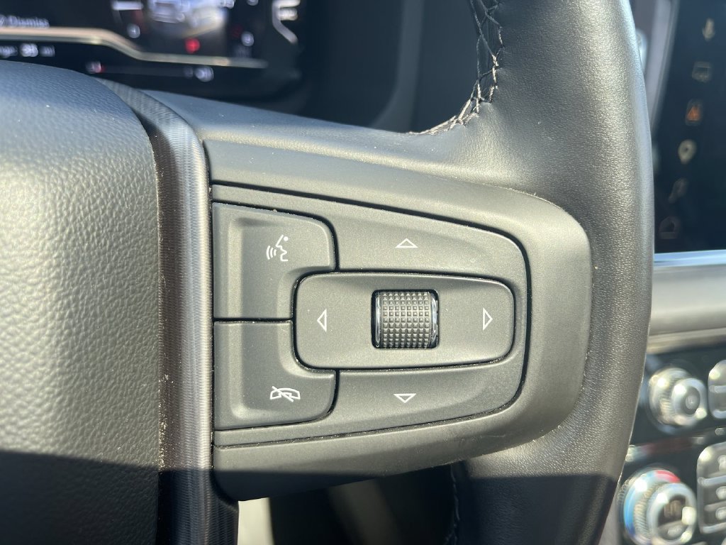 Used 2023 GMC Yukon Denali Ultimate AWD/4WD image 21