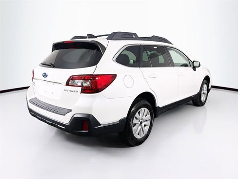 Used 2019 Subaru Outback 2.5i Premium image 7