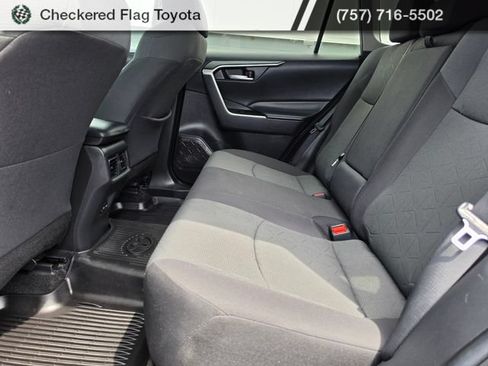 Used 2022 Toyota RAV4 XLE AWD/4WD image 27