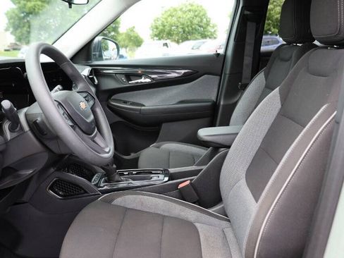 Used 2026 Chevrolet TrailBlazer LS w/ LS Convenience Package AWD/4WD image 13
