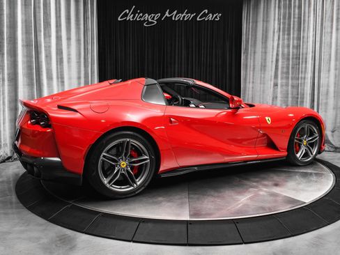 Used 2021 Ferrari 812 GTS image 5