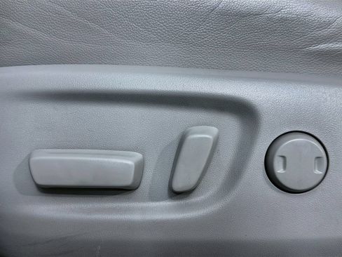 Used 2016 Toyota Sienna XLE w/ XLE Navigation Package AWD/4WD image 13