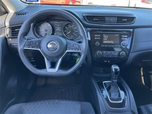 Used 2017 Nissan Rogue S image 11