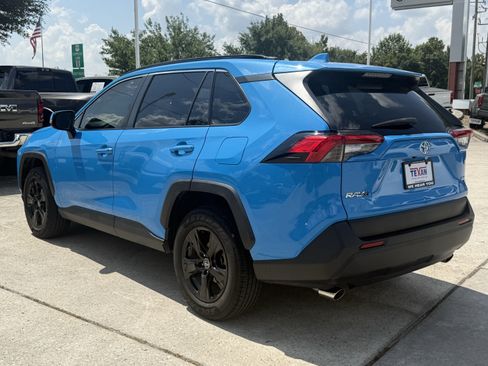 Used 2019 Toyota RAV4 XLE FWD image 7