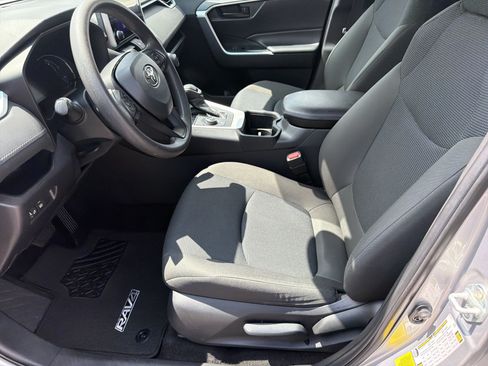 Certified 2024 Toyota RAV4 LE AWD/4WD image 19