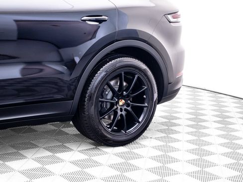 Certified 2024 Porsche Cayenne AWD/4WD image 34