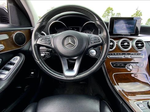 Used 2017 Mercedes-Benz C 300 Sedan image 6
