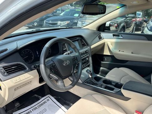 Used 2017 Hyundai Sonata SE FWD image 7