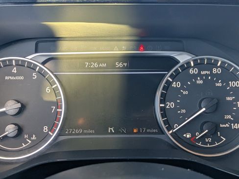 Certified 2025 Nissan Pathfinder SV image 29