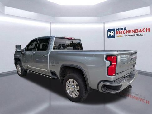 Used 2025 Chevrolet Silverado 2500 High Country w/ High Country Premium Package AWD/4WD image 6