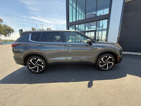 Used 2024 Mitsubishi Outlander SE AWD/4WD image 15