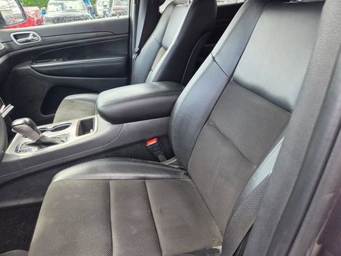 Used 2021 Jeep Grand Cherokee Laredo X AWD/4WD image 7
