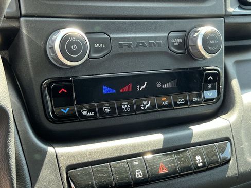 Used 2025 RAM ProMaster 2500 w/ U-Haul Equipment Group FWD image 18