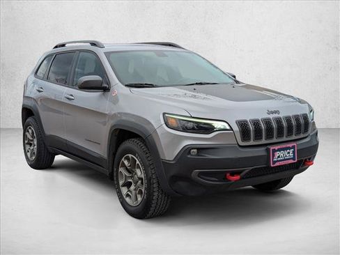Used 2020 Jeep Cherokee Trailhawk image 3