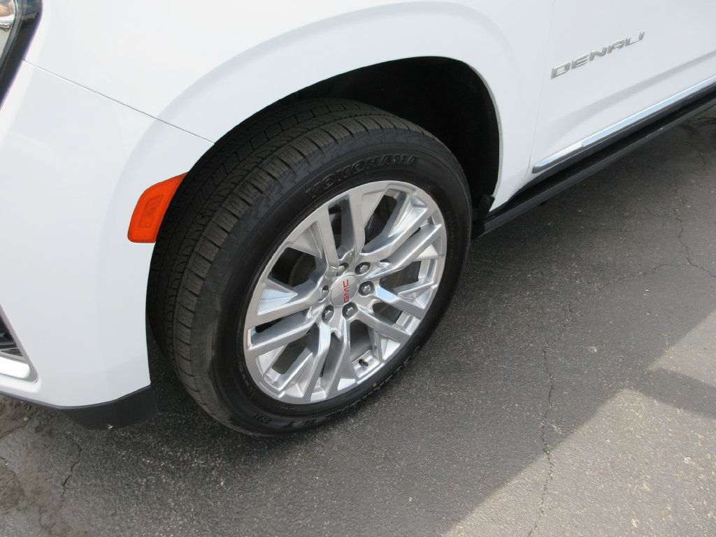Used 2021 GMC Yukon Denali w/ Denali Ultimate Package AWD/4WD image 13