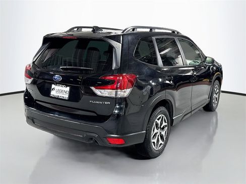 Used 2022 Subaru Forester Premium image 7